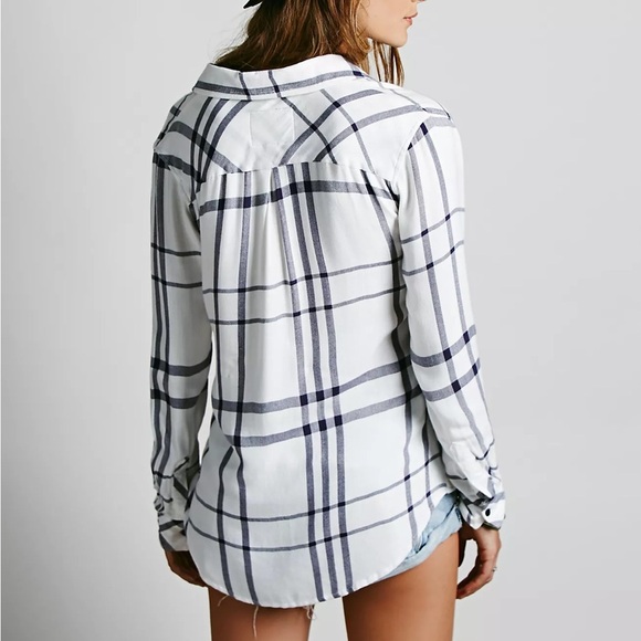 Rails Hunter Cadet Navy Blue White Draped In Plaid Button Down Top - Picture 3 of 7